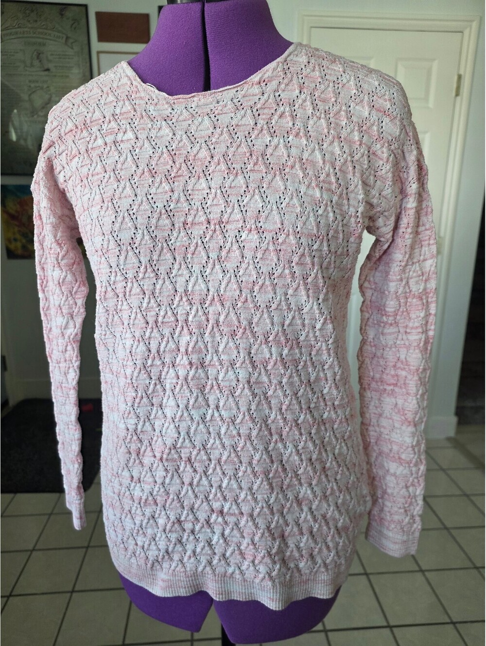 Leo & Nicole Dillards lightweight knit sweater size Medium